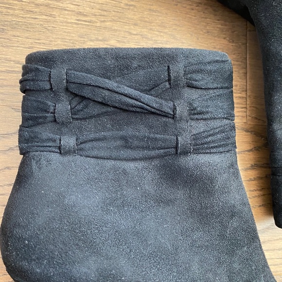 Black suede booties - Picture 6 of 6